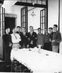 Hovden (nr. 4 fra venstre) på besøk i Kina under kulturrevolusjonen. 