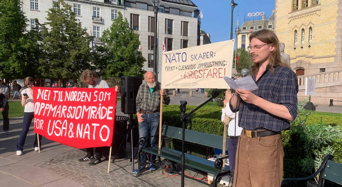 Jesper fra Stopp NATO holdt en kraftfull appell mot krigsalliansen og norske politikeres knefall for NATO og USA.